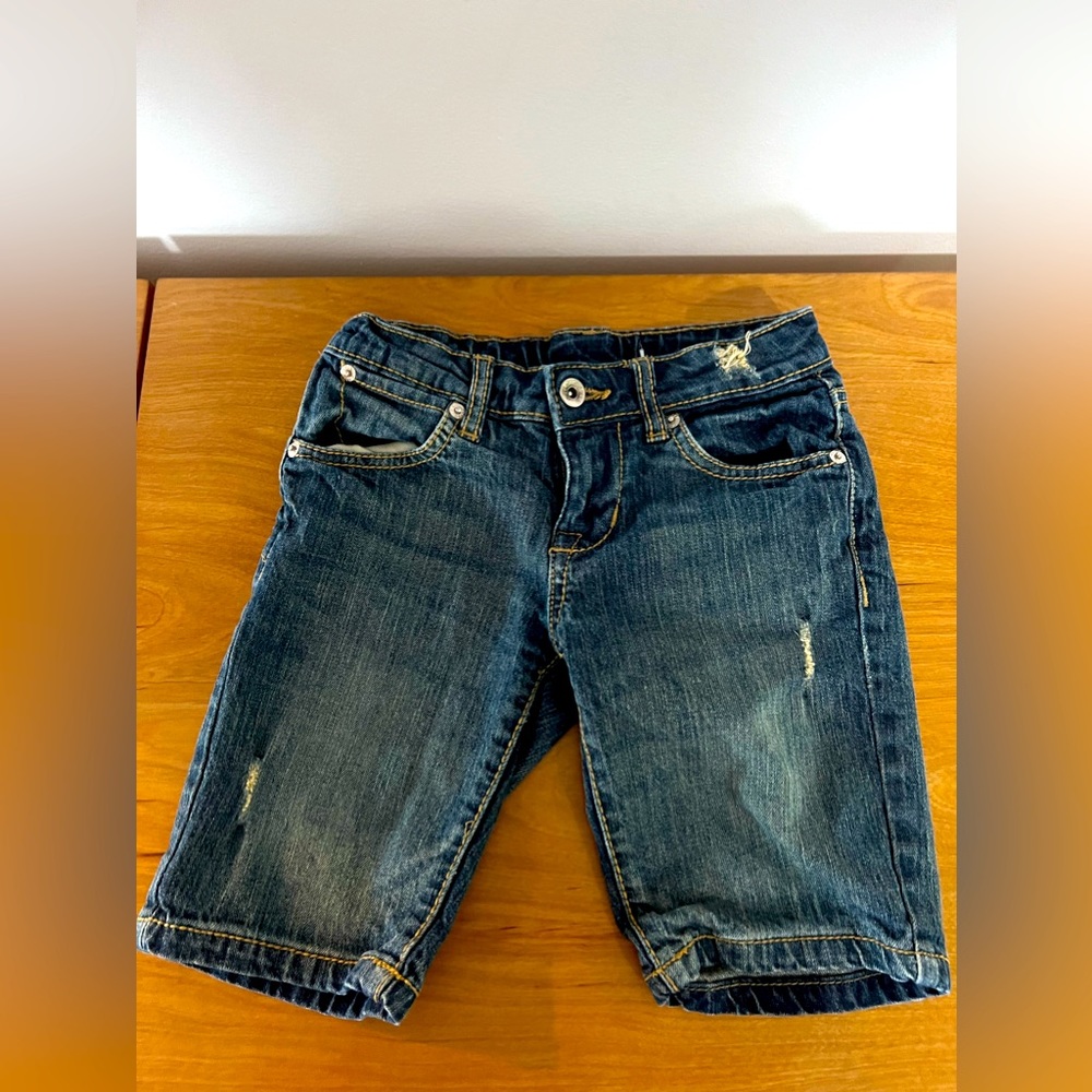 💥4/$12 Girl’s Bermuda Denim Shorts - Picture 3 of 3